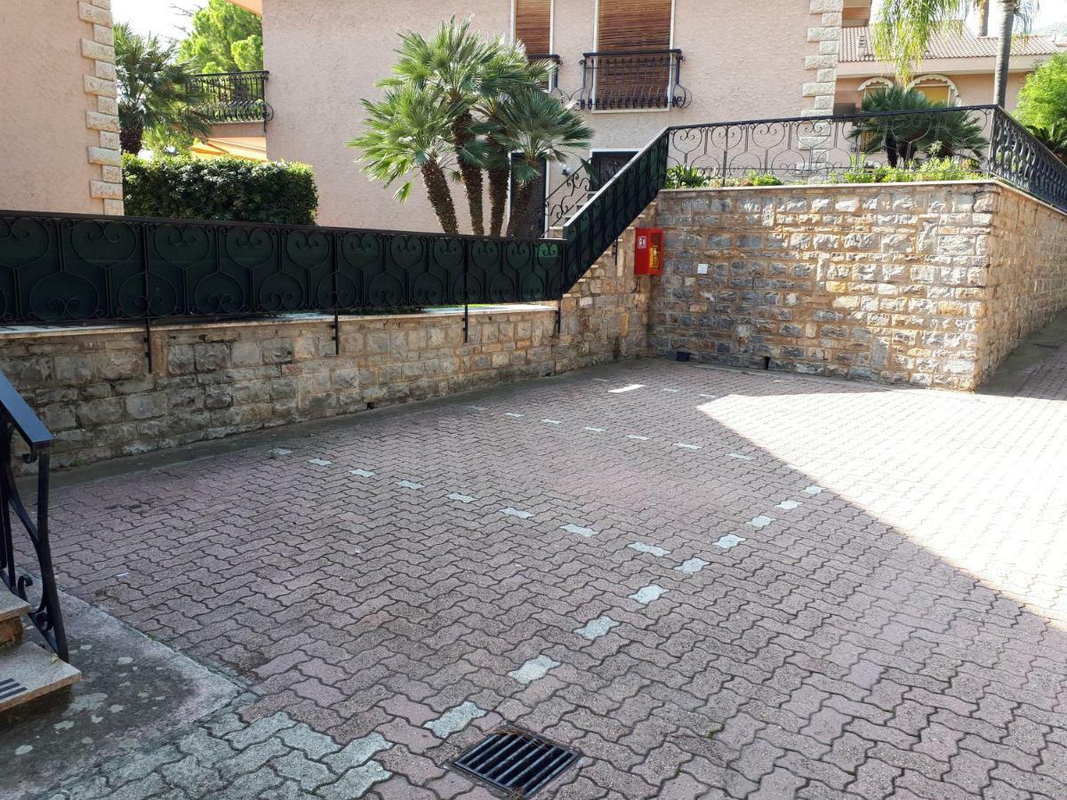 Apartamento Rifugio Societa Semplice Ospedaletti Exterior foto