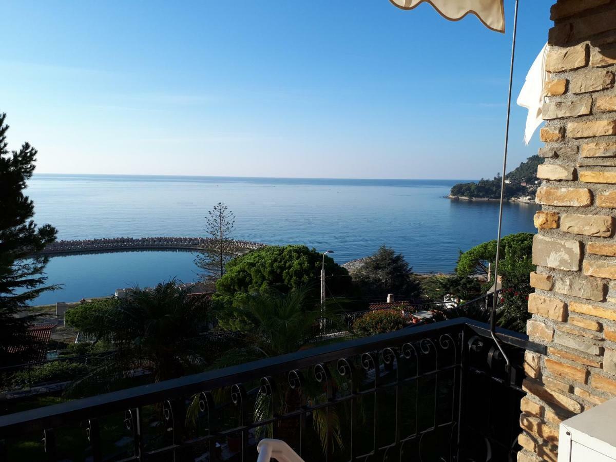 Apartamento Rifugio Societa Semplice Ospedaletti Exterior foto