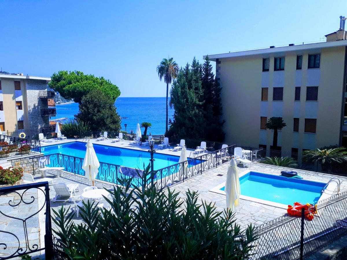 Apartamento Rifugio Societa Semplice Ospedaletti Exterior foto